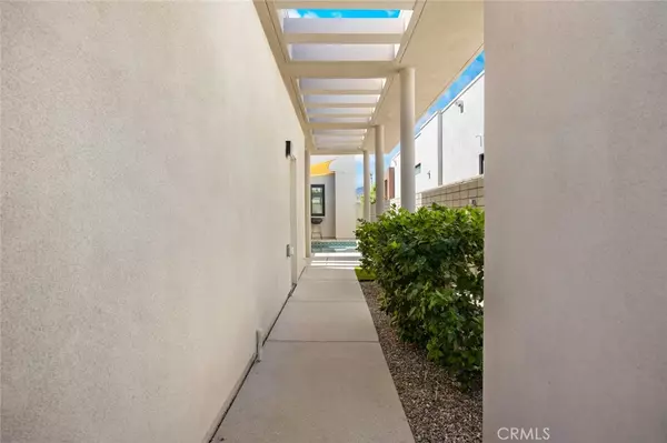 Palm Springs, CA 92262,825 Fountain DR