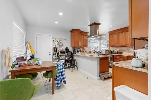Fullerton, CA 92833,1342 W Hill AVE