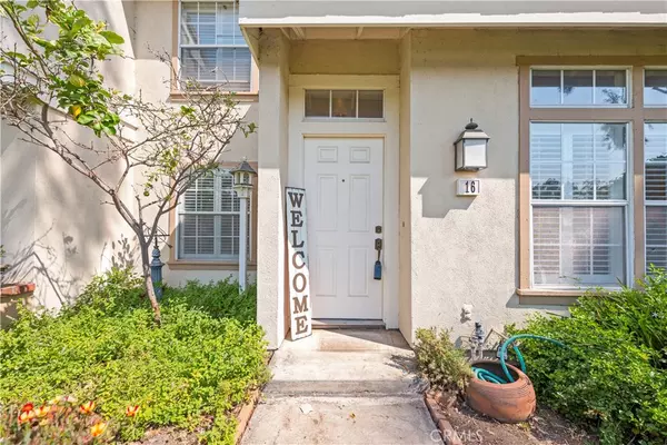 Irvine, CA 92612,16 Wellesley #2