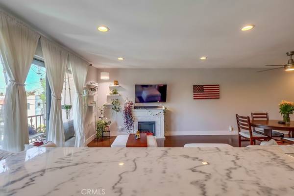 Long Beach, CA 90803,3609 E 2nd ST #303