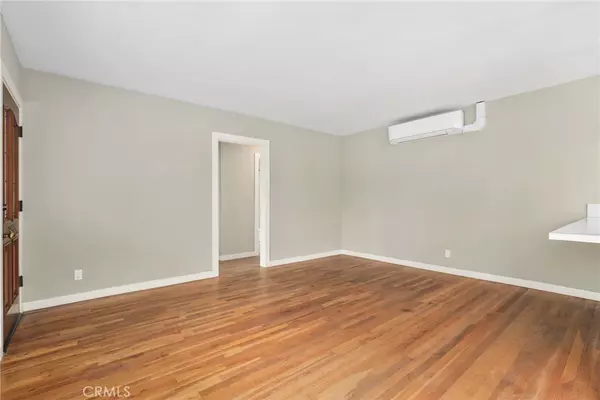 Lakewood, CA 90713,6017 Greenmeadow Road