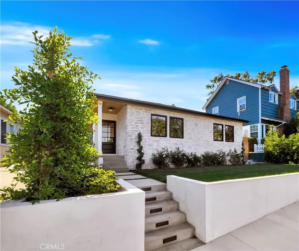 Manhattan Beach, CA 90266,2605 N Poinsettia AVE