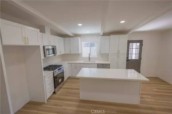 Santa Ana, CA 92703,2122 W 10th ST