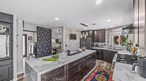 Laguna Hills, CA 92653,23301 Ridge Route DR #95