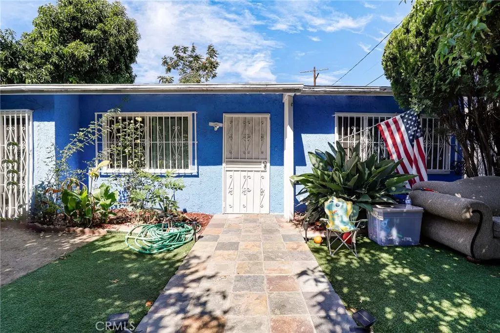 Reseda, CA 91335,7545 White Oak AVE