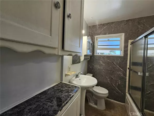 Santa Ana, CA 92703,1002 Sheffield ST