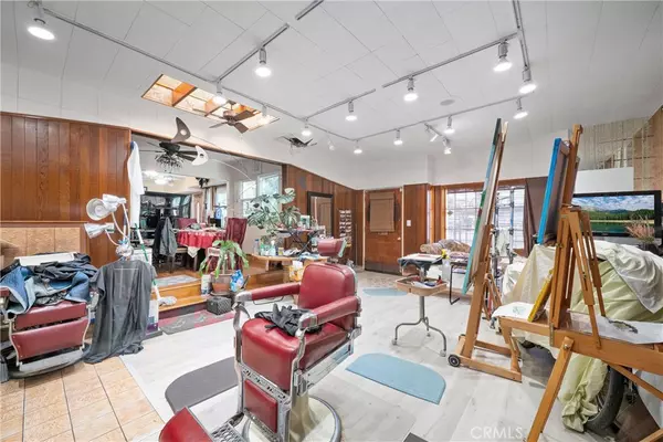 North Hollywood, CA 91601,11170 Burbank BLVD