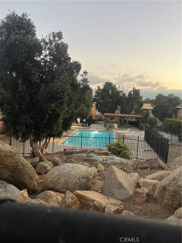 Escondido, CA 92026,1051 Rock Springs RD #241