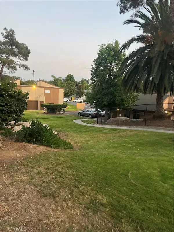 Escondido, CA 92026,1051 Rock Springs RD #241