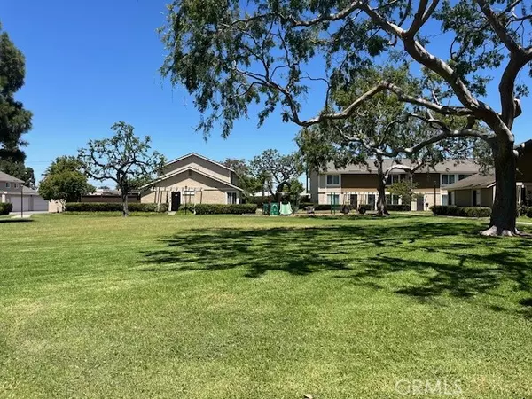 Santa Ana, CA 92707,2951 S Sycamore ST #C