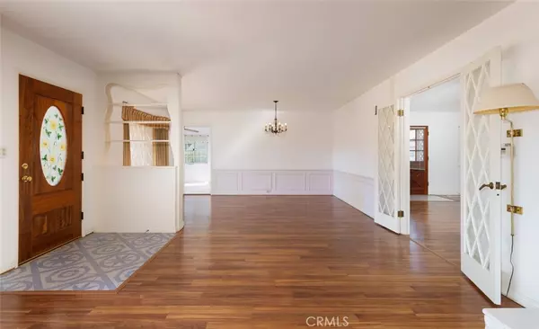 North Tustin, CA 92705,11211 Newport Ave.