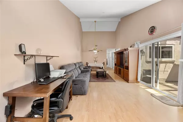Fullerton, CA 92833,1935 W Houston AVE #27