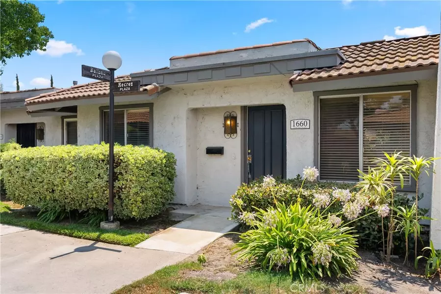 1660 W Recreo PLZ, Anaheim, CA 92802