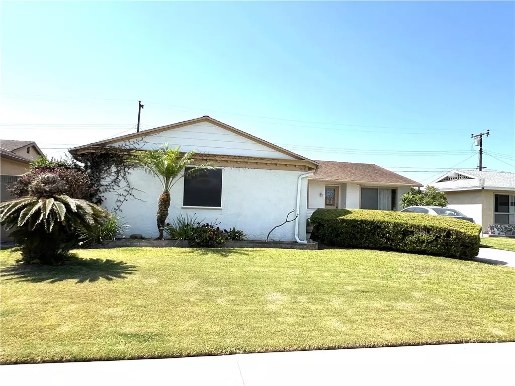 Westminster, CA 92683,8940 Comet CIR