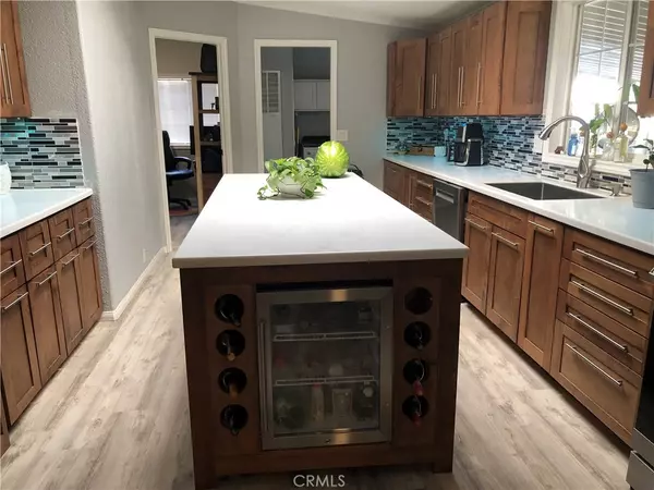 Corona, CA 92878,4901 Green River RD #173