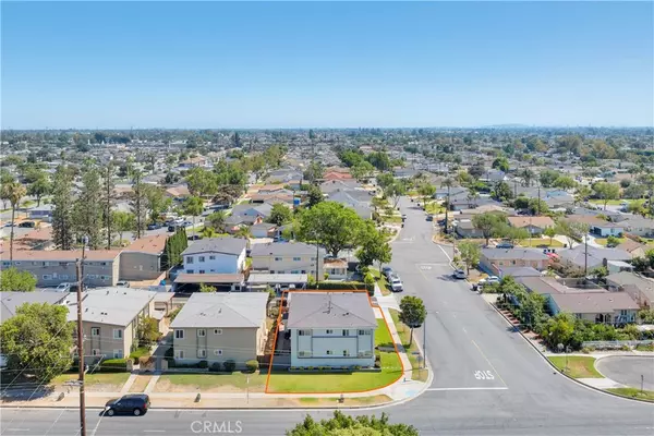 Bellflower, CA 90706,10004 Foster RD