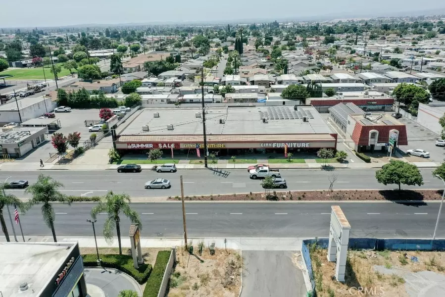 945 N Azusa AVE, Covina, CA 91722