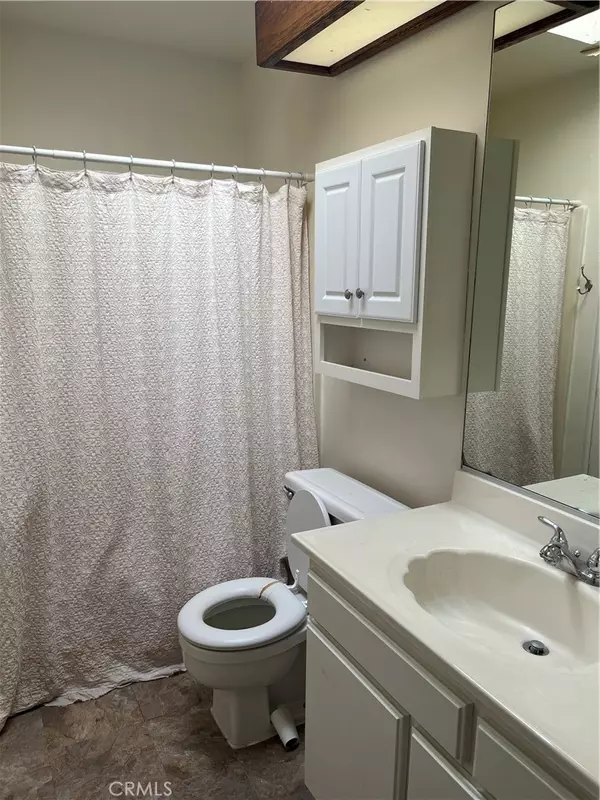 Yorba Linda, CA 92886,4708 Lakeview AVE #17