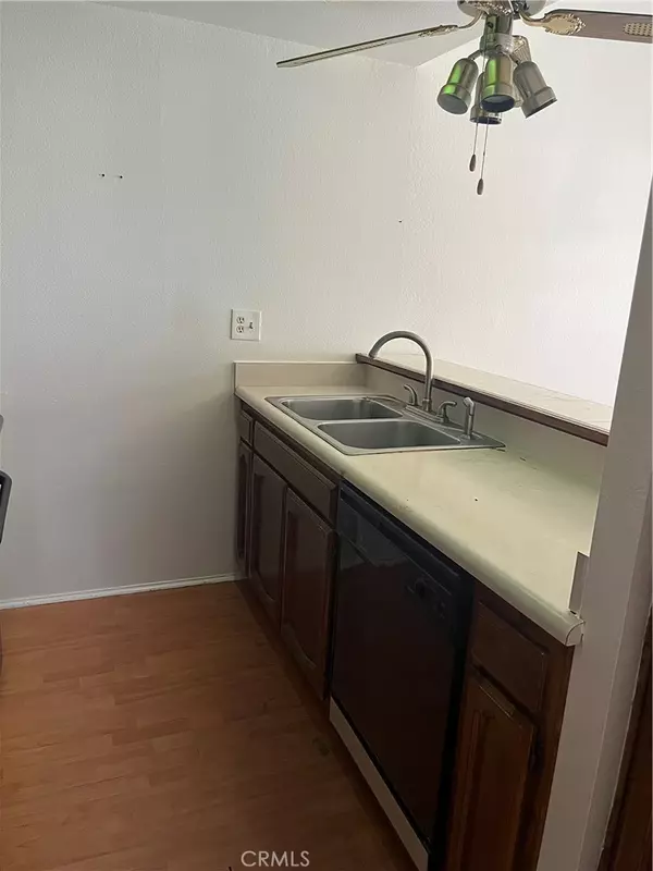 Yorba Linda, CA 92886,4708 Lakeview AVE #17