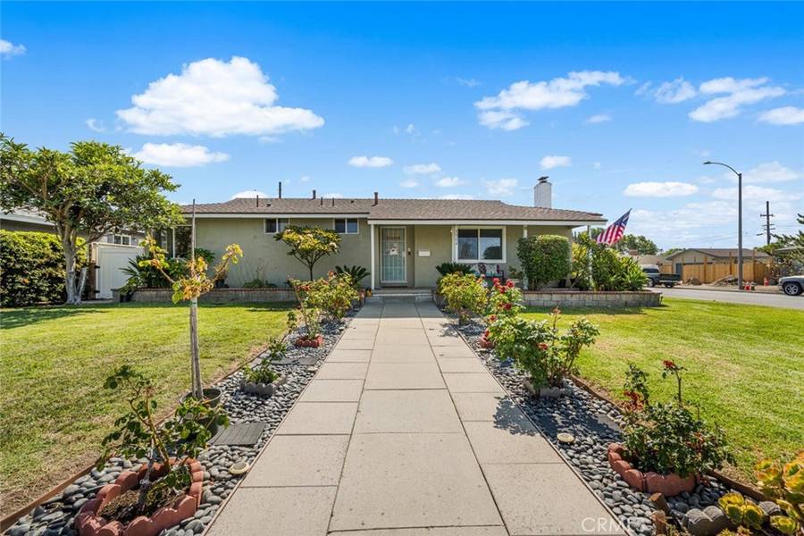 1754 S Norfolk LN, Anaheim, CA 92802