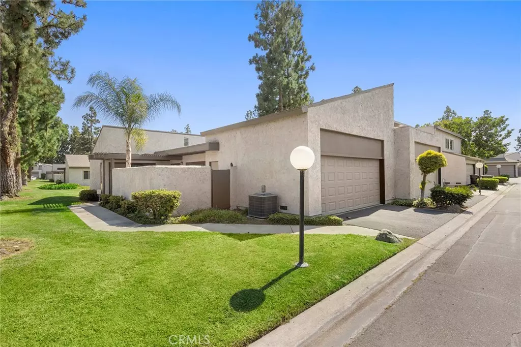 Anaheim, CA 92806,3010 E Via Siena