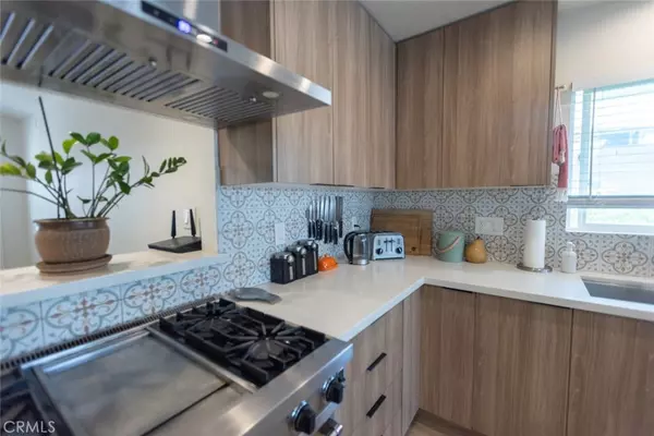 Tustin, CA 92780,1361 Kenneth DR
