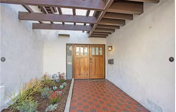 Newport Beach, CA 92660,835 Amigos WAY #8