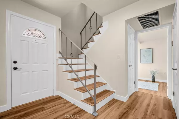 Placentia, CA 92870,1355 Limerick DR