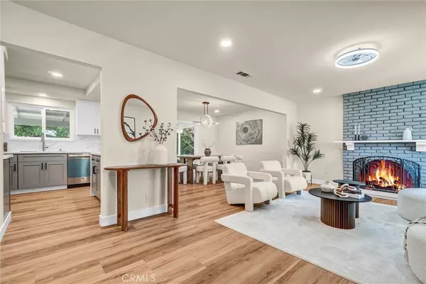 Placentia, CA 92870,1355 Limerick DR