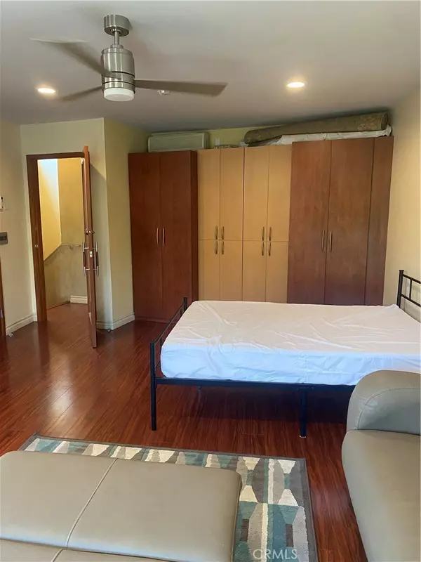 Long Beach, CA 90803,5471 E The Toledo
