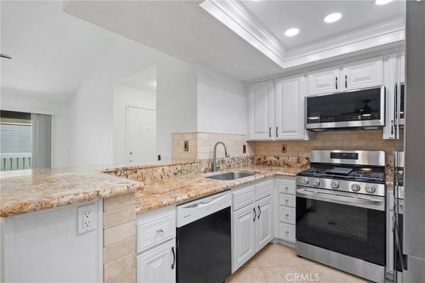 Yorba Linda, CA 92887,6109 Salem RD #274