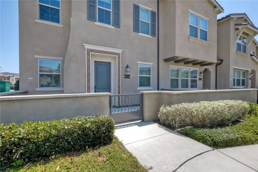 1097 Delpy View, Vista, CA 92084