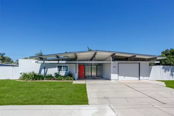 1747 N Shaffer ST N, Orange, CA 92865