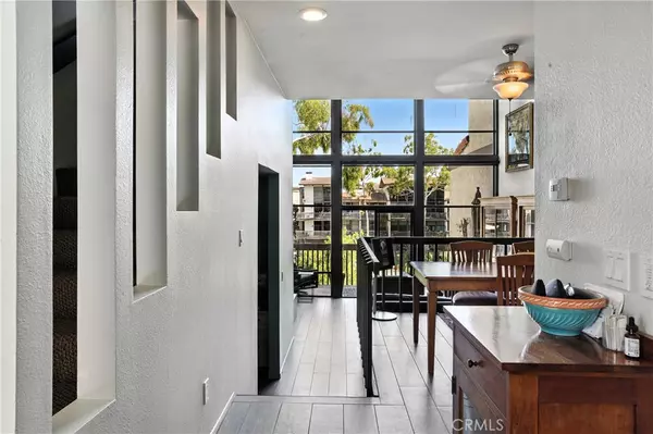 Long Beach, CA 90803,7322 Marina Pacifica DR N