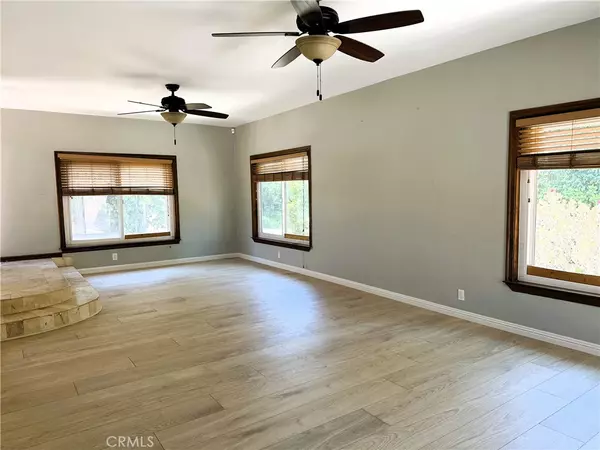 Santa Ana, CA 92705,12752 Barrett LN