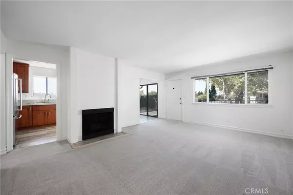 Santa Ana, CA 92707,3638 S Main ST #D11