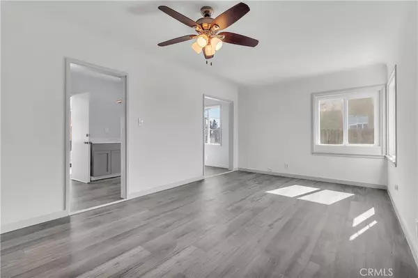 8750 Greenfield Park DR, Bakersfield, CA 93307