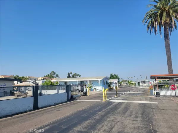 432 S Harbor BLVD #64, Santa Ana, CA 92704