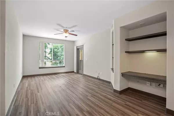 Valencia, CA 91355,24595 Town Center DR #3211