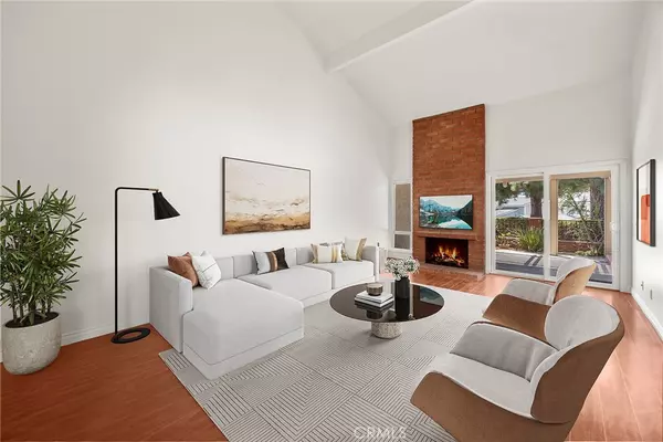 Anaheim Hills, CA 92807,949 S Ridgecrest CIR