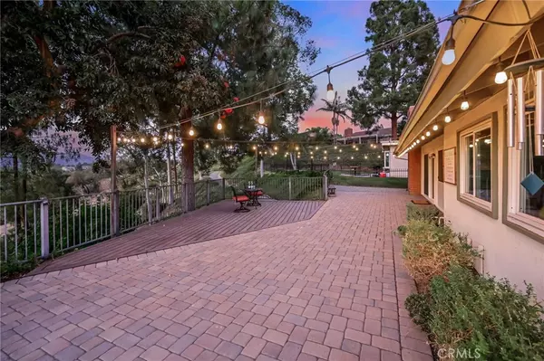 Anaheim Hills, CA 92807,6587 E VIA ARBOLES