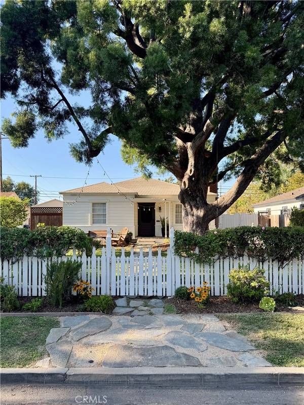 621 E 20th ST, Santa Ana, CA 92706
