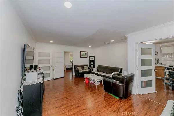 La Crescenta, CA 91214,4738 New York AVE