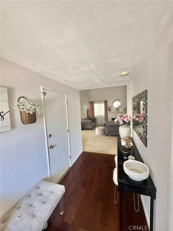 Tustin, CA 92780,1782 Green Meadow Ave