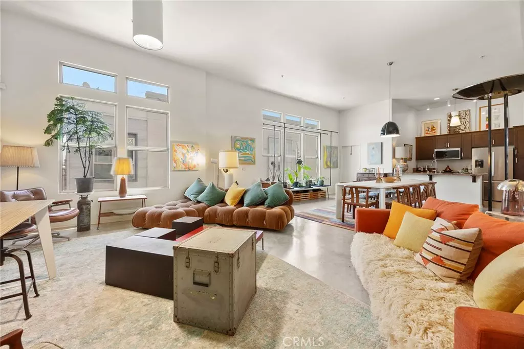 Santa Ana, CA 92701,253 N Bush ST