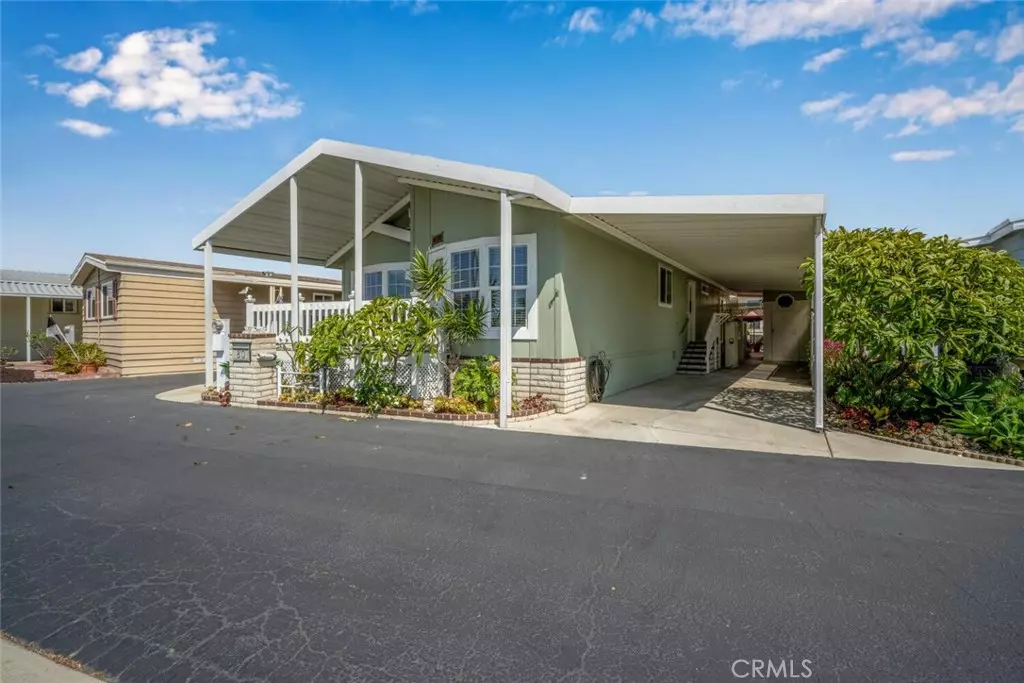 Huntington Beach, CA 92649,16222 Monterey LN #80