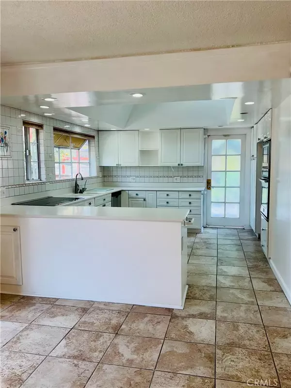 Orange, CA 92866,1429 E Albion LN