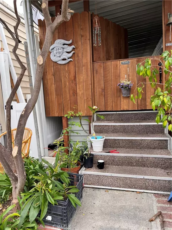 Seal Beach, CA 90740,30 Welcome LN