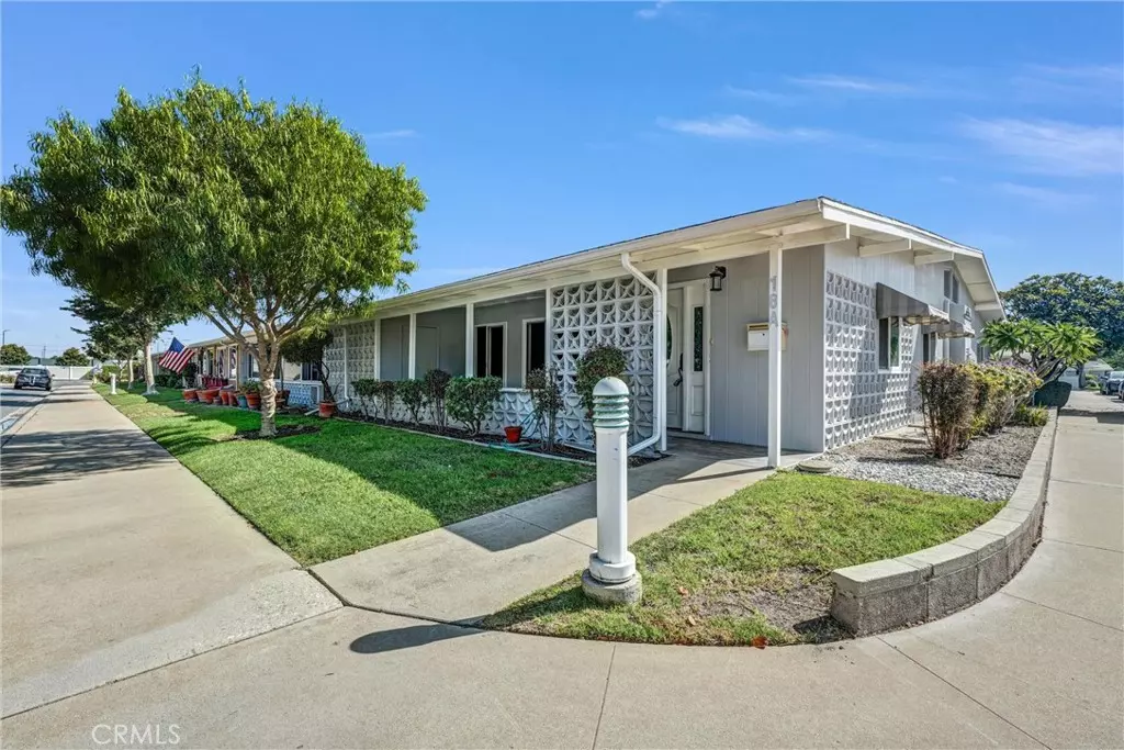 Seal Beach, CA 90740,13720 Canoe Brook Dr #18A