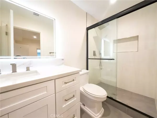 Los Angeles, CA 90011,117 E 29th ST #117